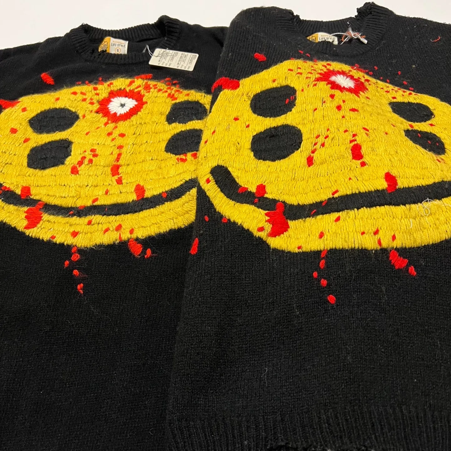 Pattern making VS ZP Super heavy hand embroidery Customized dyed wool Made with care SAINT M×××××× x CACTUS PLANT FLEA MMARKE SMILE CP_CREW KNT/BLK The latest CPFM joint model Hit the smiley face destruction sweater Black S-XL